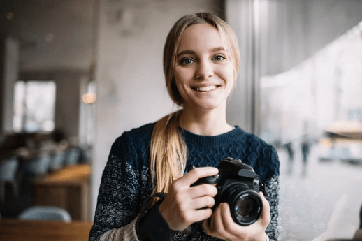 girl with camera