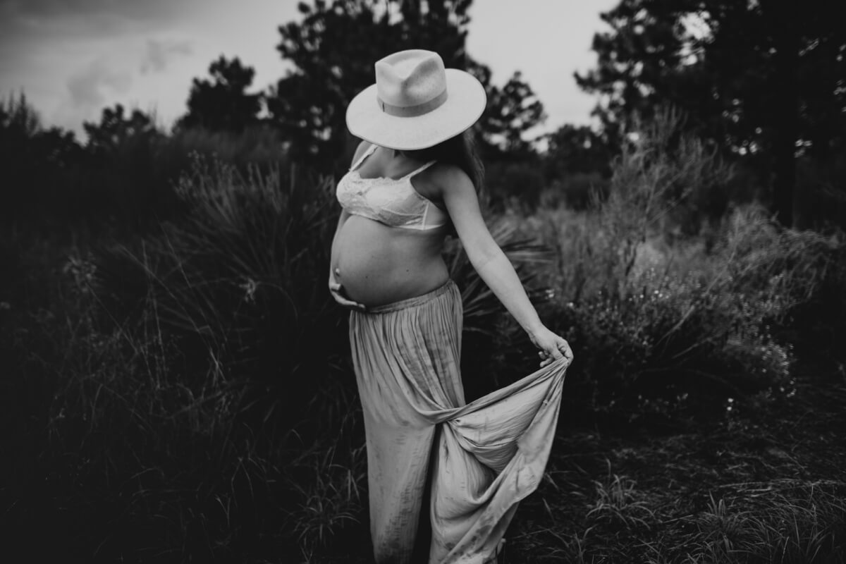 Maternity Photo Session in Natural Setting